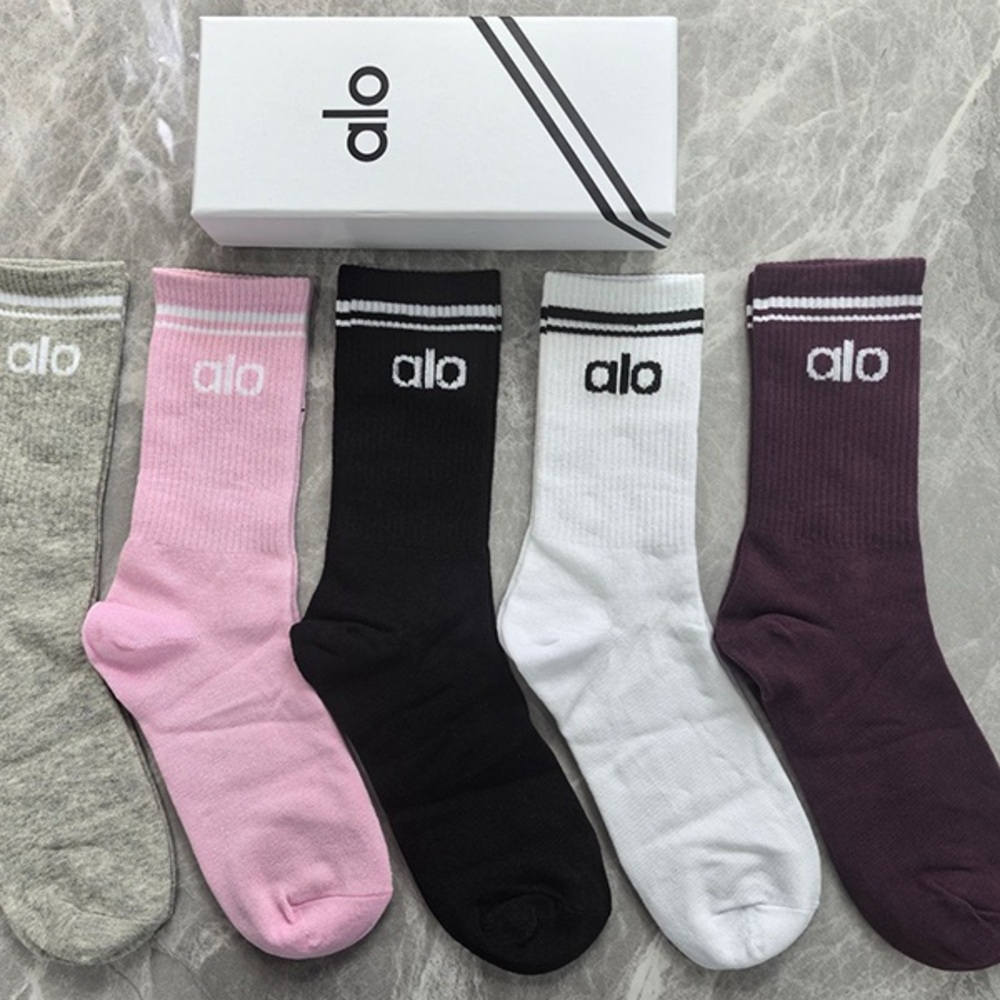 Alo Yoga Color-Blocked Ribbed Athletic Mid-Calf Sock Set